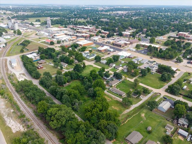 114 N 6th Street, Yukon, OK 73099