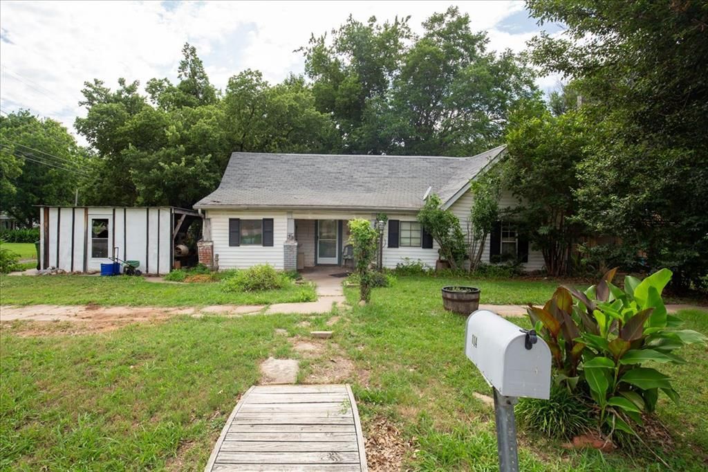 114 N 6th Street, Yukon, OK 73099