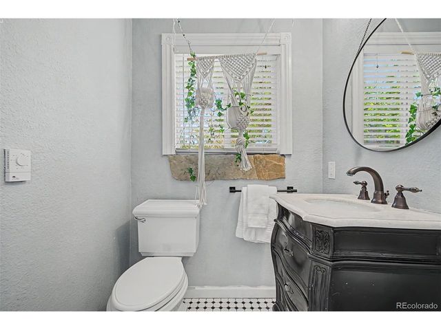 1237 Pearl St, Denver, CO 80203