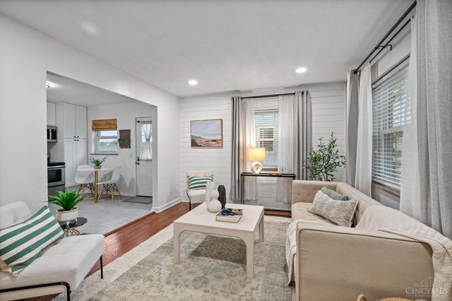 7252 Osceola Drive, Madeira, OH 45243