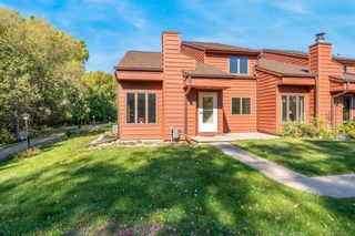 2240 MEADOWBROOK COURT #C, Oshkosh, WI 54904