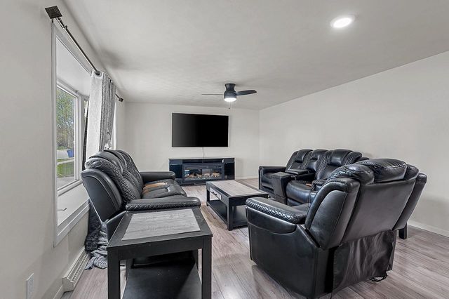 1540 E PLAZA DRIVE, Appleton, WI 54915