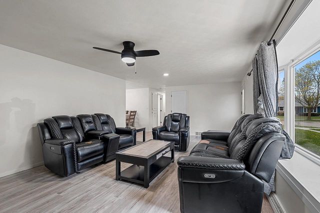 1540 E PLAZA DRIVE, Appleton, WI 54915