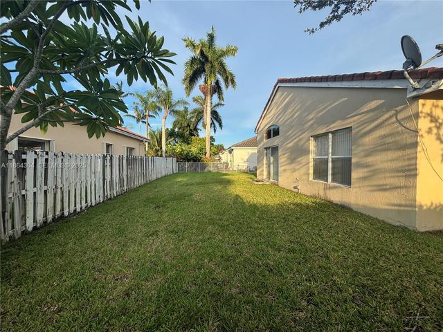 18581 NW 23rd Street, Pembroke Pines, FL 33029
