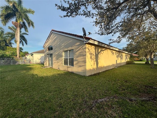 18581 NW 23rd Street, Pembroke Pines, FL 33029