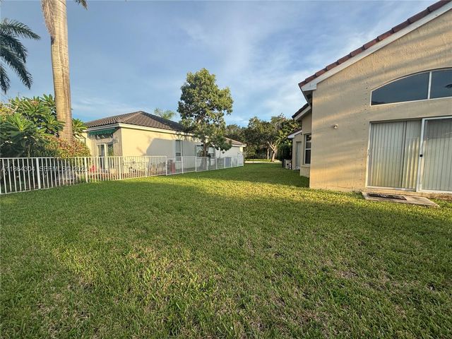 18581 NW 23rd Street, Pembroke Pines, FL 33029