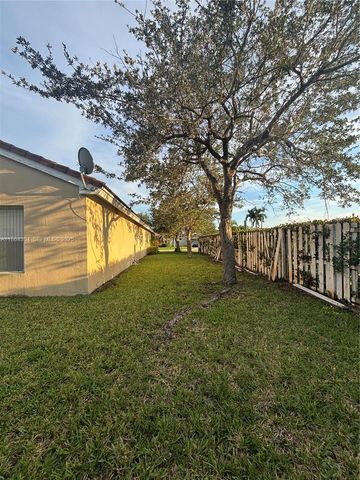 18581 NW 23rd Street, Pembroke Pines, FL 33029