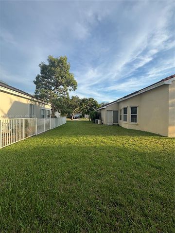 18581 NW 23rd Street, Pembroke Pines, FL 33029