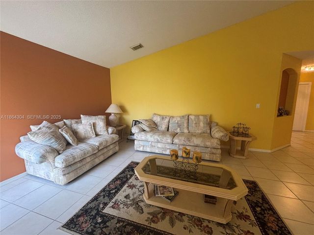 18581 NW 23rd Street, Pembroke Pines, FL 33029