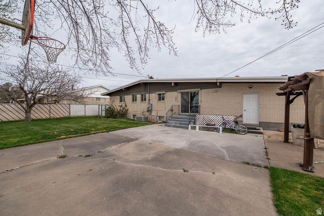 4963 S 2275 W, Roy, UT 84067