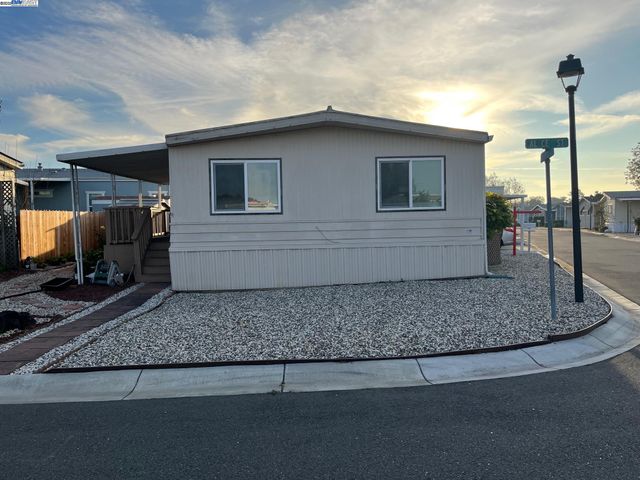 4141 Deep Creek Rd. 180, Fremont, CA 94555