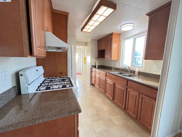 4141 Deep Creek Rd. 180, Fremont, CA 94555