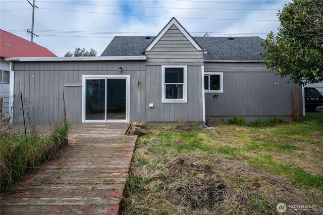 2826 Pacific Avenue, Hoquiam, WA 98550