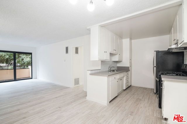 7540 W HAMPTON Avenue 202, West Hollywood, CA 90046