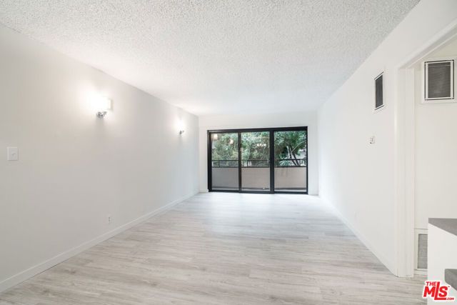 7540 W HAMPTON Avenue 202, West Hollywood, CA 90046