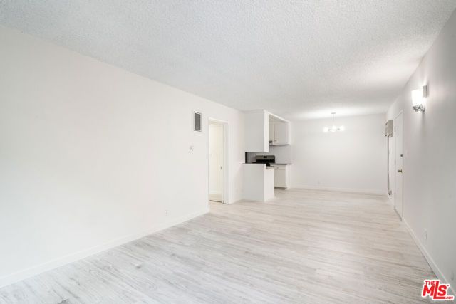 7540 W HAMPTON Avenue 202, West Hollywood, CA 90046