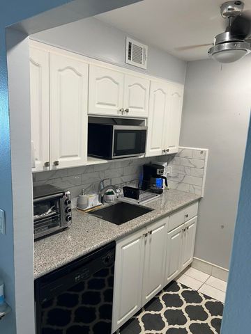 111 BRINY Avenue 22-09, Pompano Beach, FL 33062