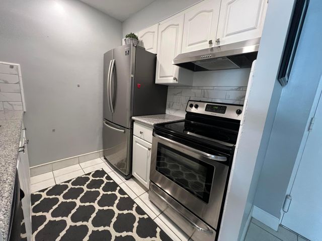 111 BRINY Avenue 22-09, Pompano Beach, FL 33062