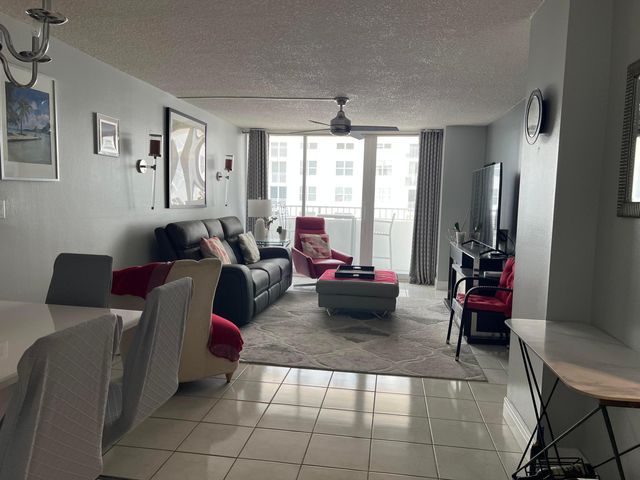 111 BRINY Avenue 22-09, Pompano Beach, FL 33062