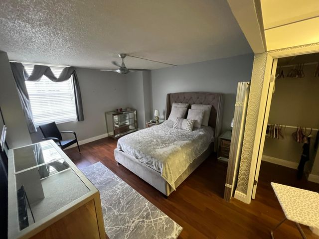 111 BRINY Avenue 22-09, Pompano Beach, FL 33062