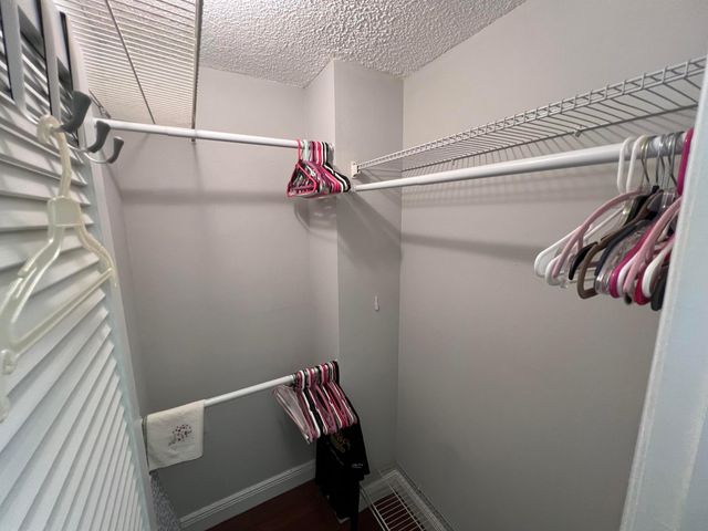 111 BRINY Avenue 22-09, Pompano Beach, FL 33062