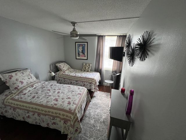 111 BRINY Avenue 22-09, Pompano Beach, FL 33062