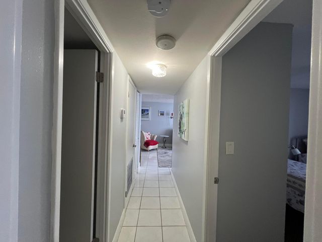 111 BRINY Avenue 22-09, Pompano Beach, FL 33062