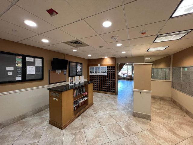 111 BRINY Avenue 22-09, Pompano Beach, FL 33062