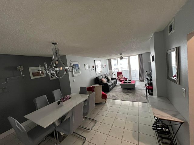111 BRINY Avenue 22-09, Pompano Beach, FL 33062