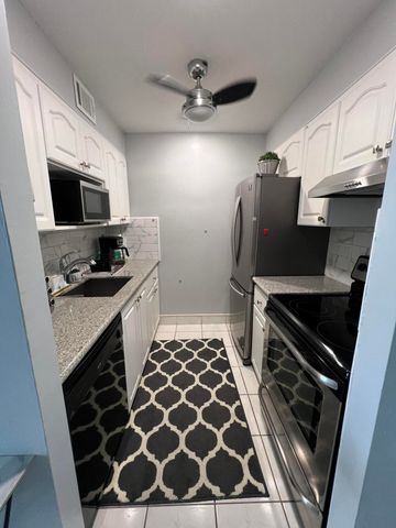 111 BRINY Avenue 22-09, Pompano Beach, FL 33062