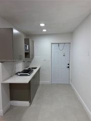 4711 SW 27th St A, West Park, FL 33023