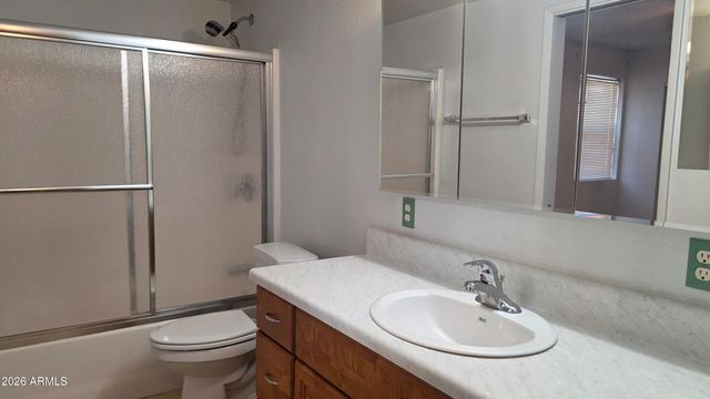 8814 W AVALON Drive, Phoenix, AZ 85037
