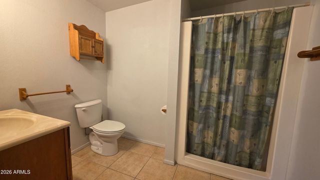 8814 W AVALON Drive, Phoenix, AZ 85037