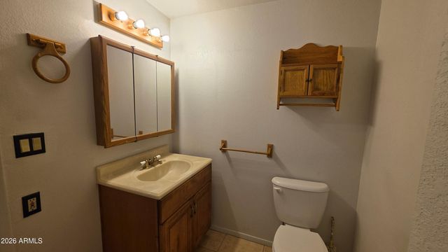 8814 W AVALON Drive, Phoenix, AZ 85037