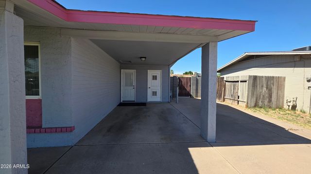 8814 W AVALON Drive, Phoenix, AZ 85037
