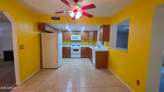 8814 W AVALON Drive, Phoenix, AZ 85037