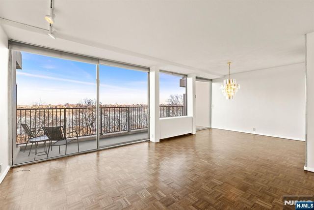 3 Horizon G-11, Fort Lee, NJ 07024