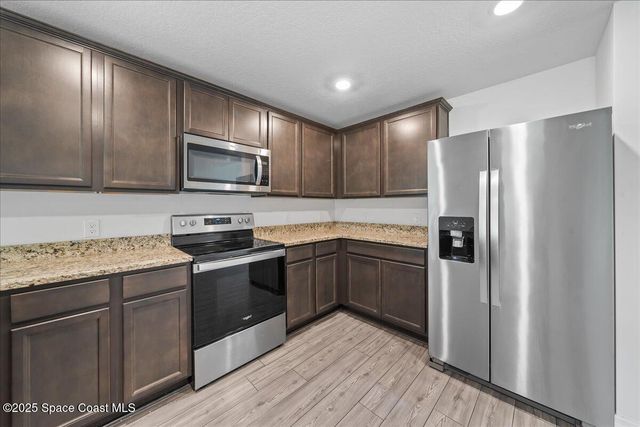 2528 Fleming Avenue SW, Palm Bay, FL 32908