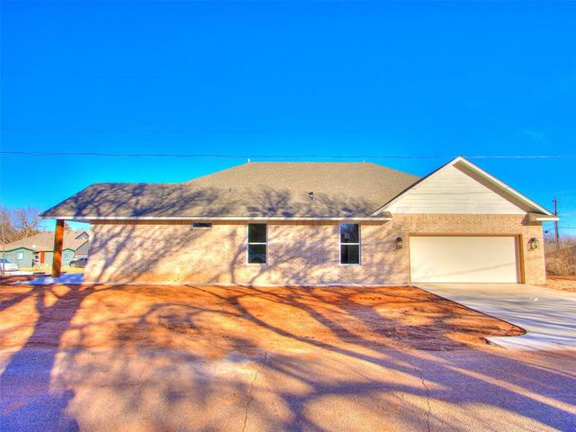 124 W 4th Street, Arcadia, OK 73007