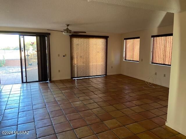 137 E San Vincent Drive, Green Valley, AZ 85614