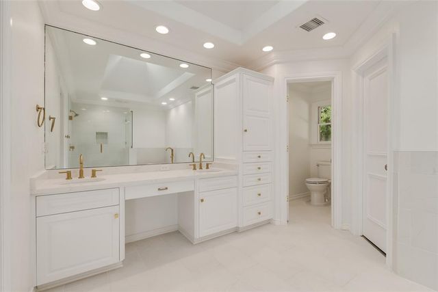 7009 Trenton Road, Nichols Hills, OK 73116