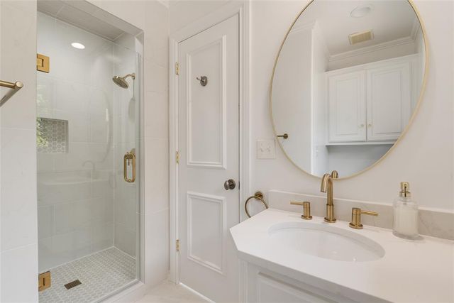 7009 Trenton Road, Nichols Hills, OK 73116