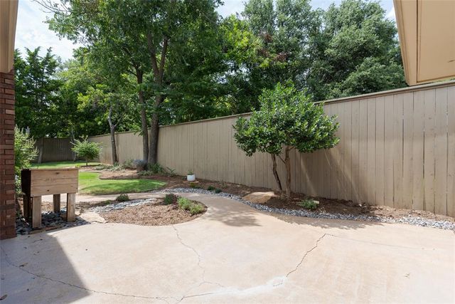 7009 Trenton Road, Nichols Hills, OK 73116