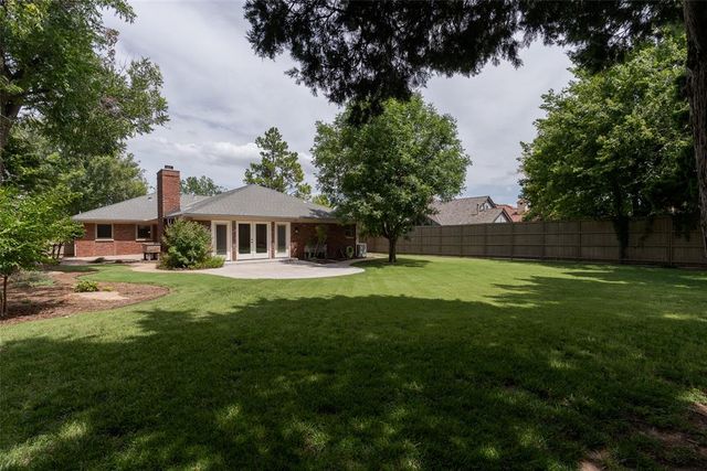 7009 Trenton Road, Nichols Hills, OK 73116