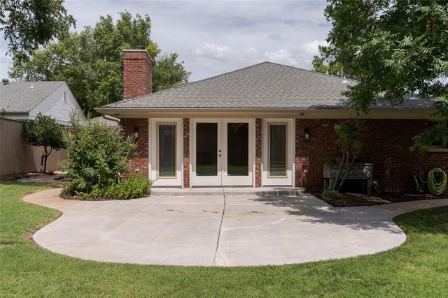 7009 Trenton Road, Nichols Hills, OK 73116
