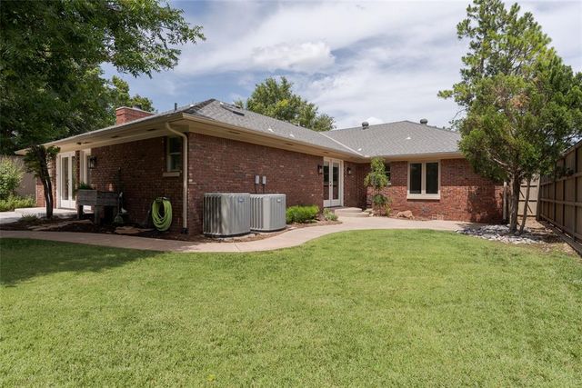 7009 Trenton Road, Nichols Hills, OK 73116