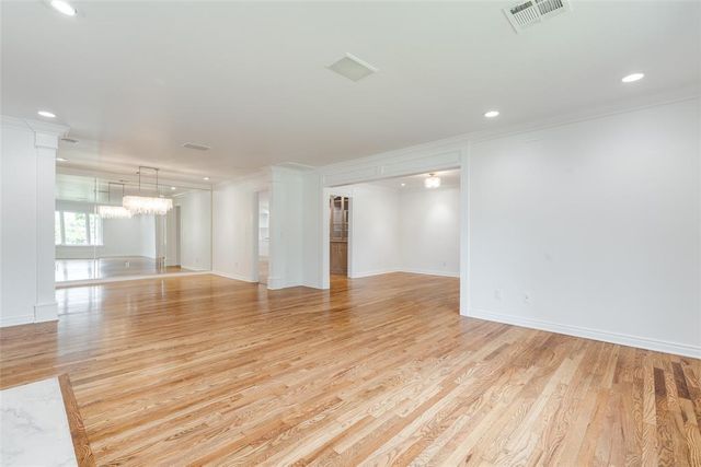 7009 Trenton Road, Nichols Hills, OK 73116