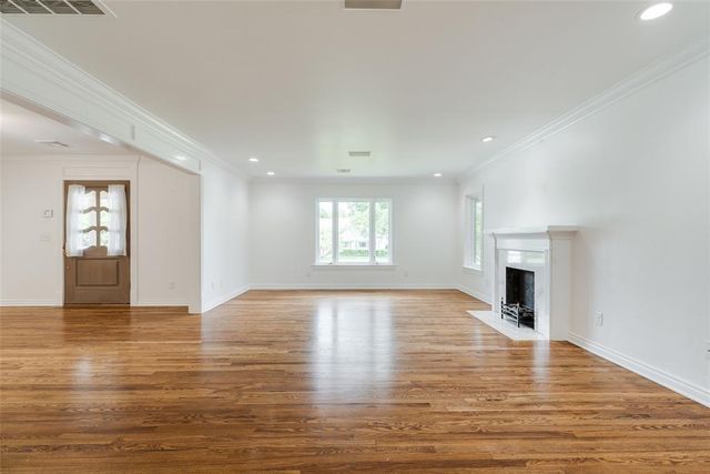 7009 Trenton Road, Nichols Hills, OK 73116