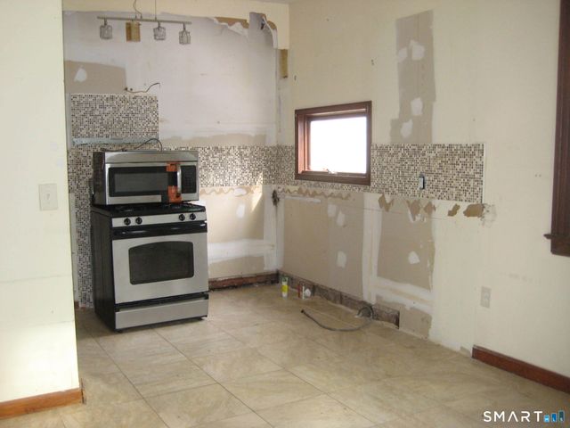 14 Sturtevant Avenue, Norwich, CT 06360