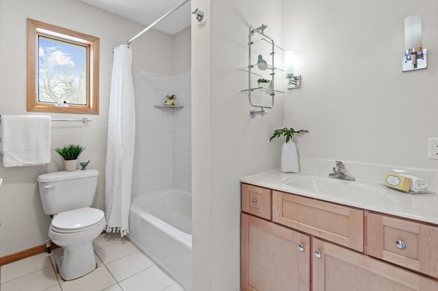 326 Faversham, Willernie, MN 55090